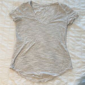 lululemon athletica Light Gray Short Sleeve Tee
